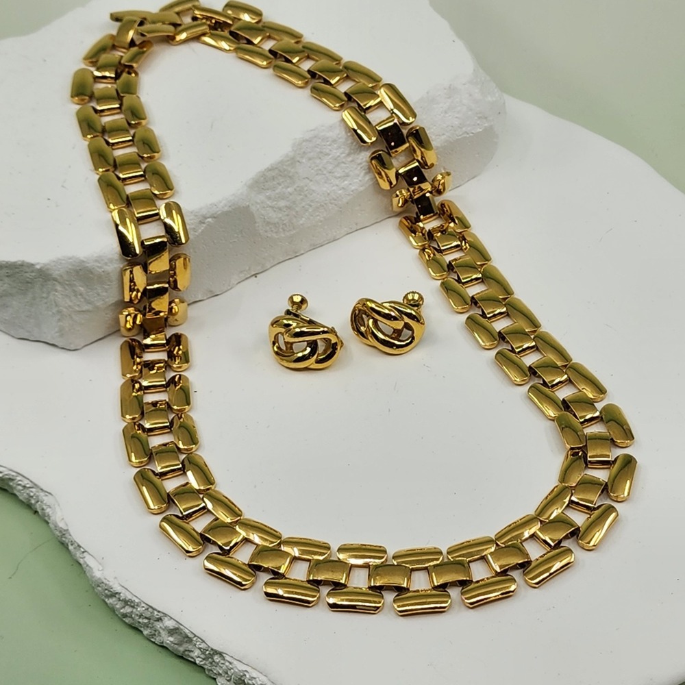 Napier Vintage Gold Tone Link Necklace & Clip On Earrings Statement Jewelry Set